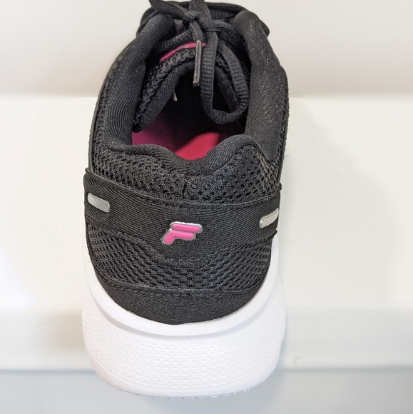 NWOT memory foam sneakers by Fila - Picture 4 of 16